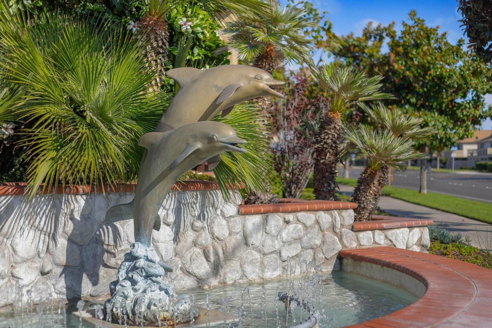 Hotel Club Wyndham Dolphin'S Cove Anaheim Exterior foto